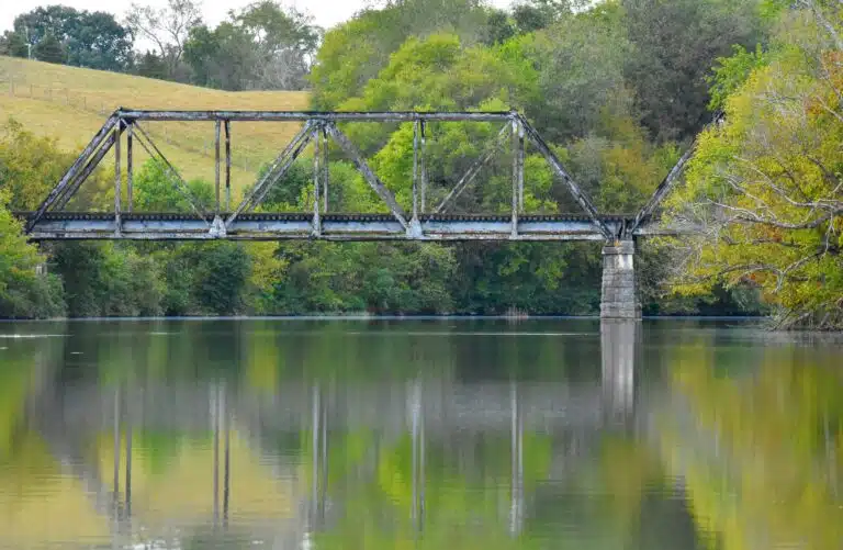 bridge over tennessee river to show places to go swimming near knoxville tn